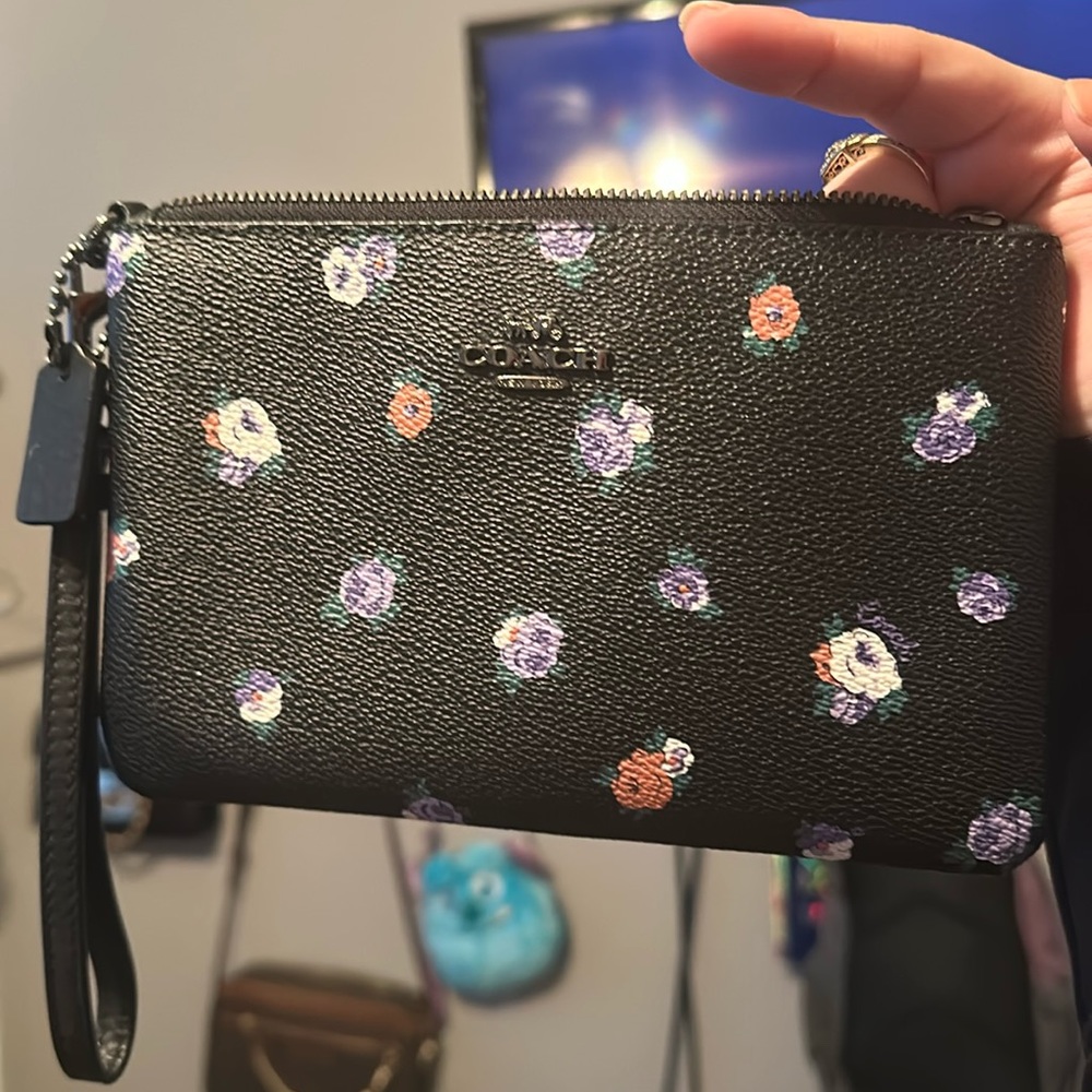Coach floral zip wristlet
